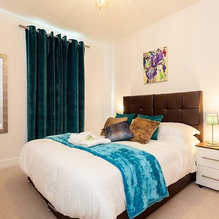 Self-Contained Town Centre One Bedroom Apartments By Helmswood Serviced Apartments Redhill  Esterno foto