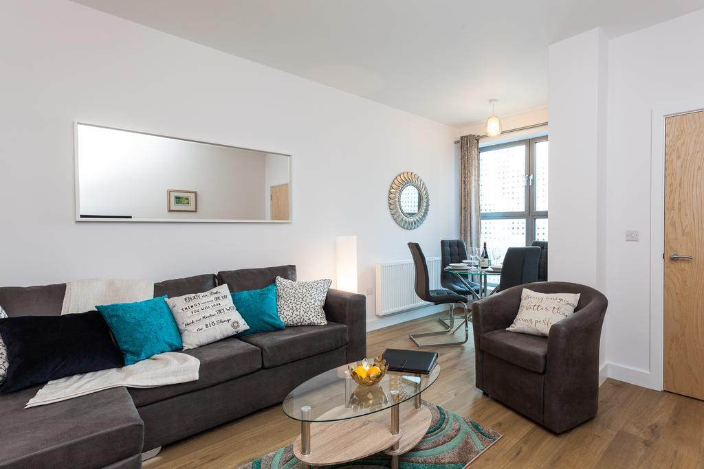Self-Contained Town Centre One Bedroom Apartments By Helmswood Serviced Apartments Redhill  Esterno foto