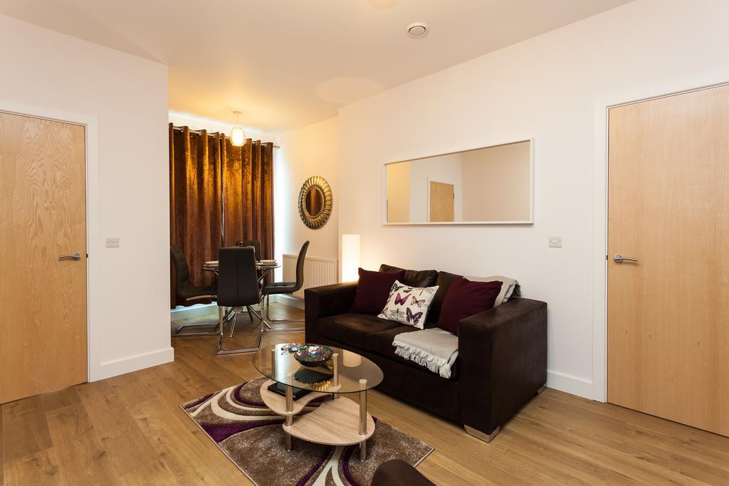 Self-Contained Town Centre One Bedroom Apartments By Helmswood Serviced Apartments Redhill  Esterno foto