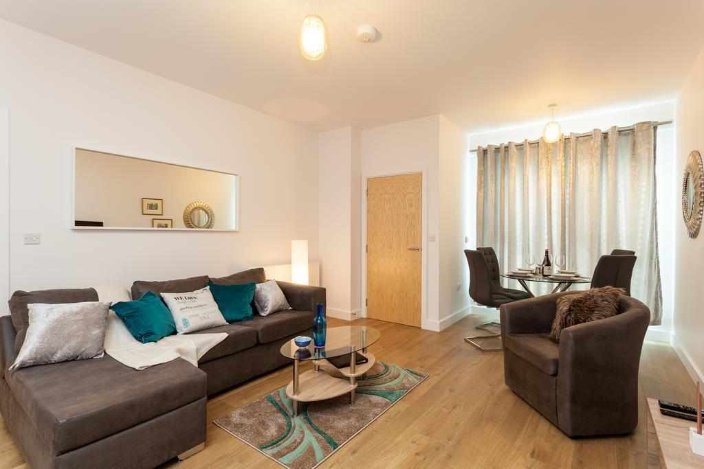 Self-Contained Town Centre One Bedroom Apartments By Helmswood Serviced Apartments Redhill  Esterno foto